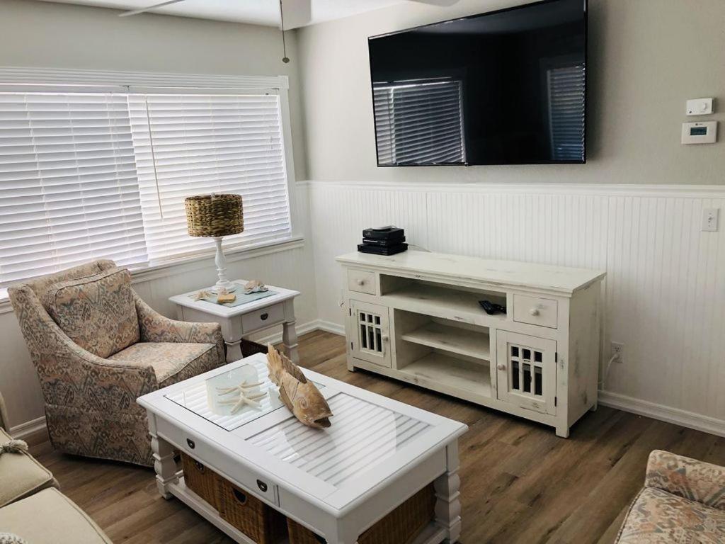 Amazing Beach Getaway Pool Condo By The Beach Bradenton Beach Eksteriør billede